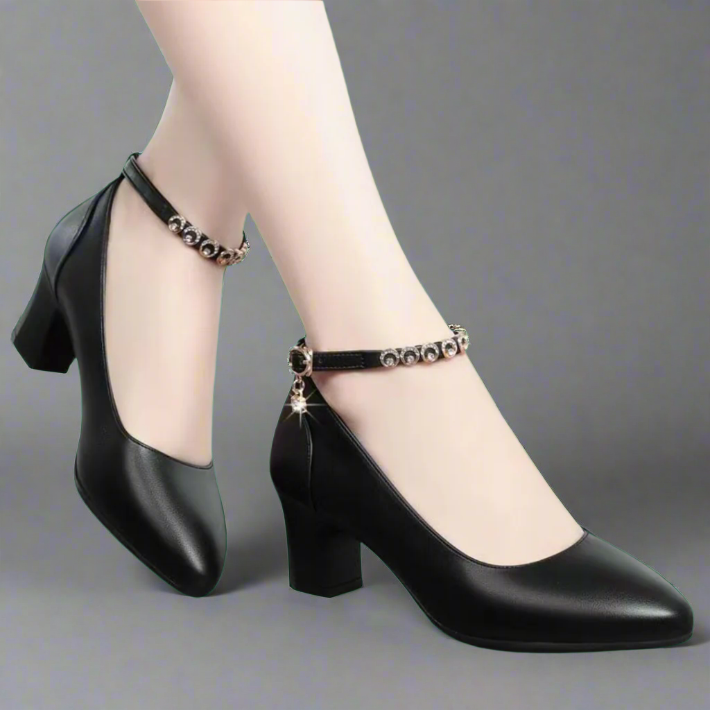 Zymara | Pumps made of premium patent leather for your office style