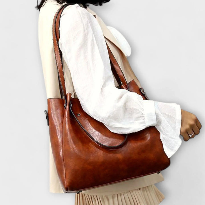 The Luise Shoulder bag with pouchette