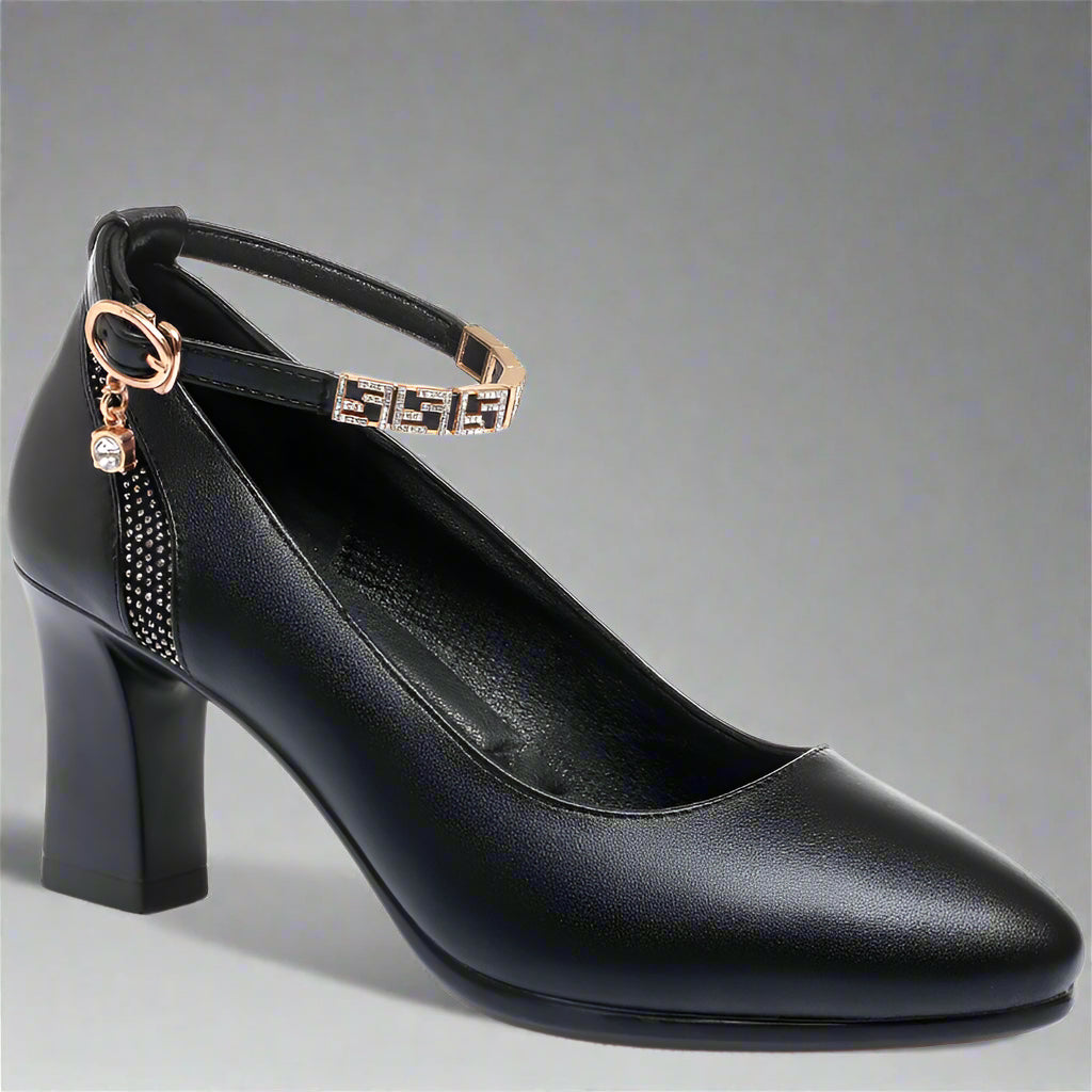Zymara | Pumps made of premium patent leather for your office style