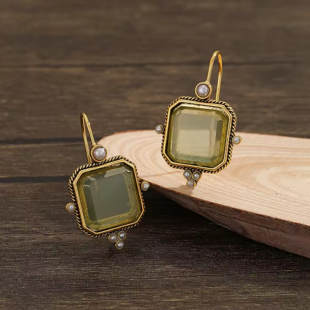 Maeble™ | Vintage Earrings with Stone and Pearl