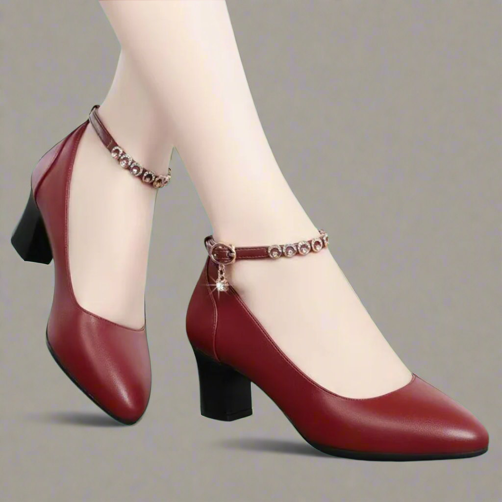 Zymara | Pumps made of premium patent leather for your office style