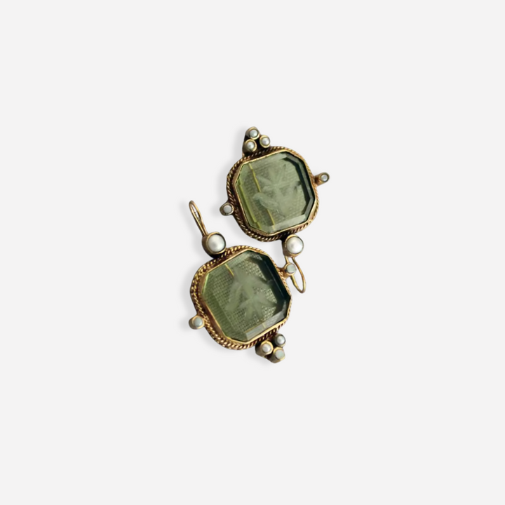 Maeble™ | Vintage Earrings with Stone and Pearl