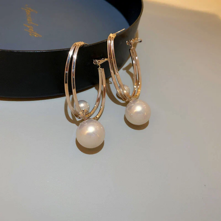 The Indigo Vintage Charming Pearl Earrings