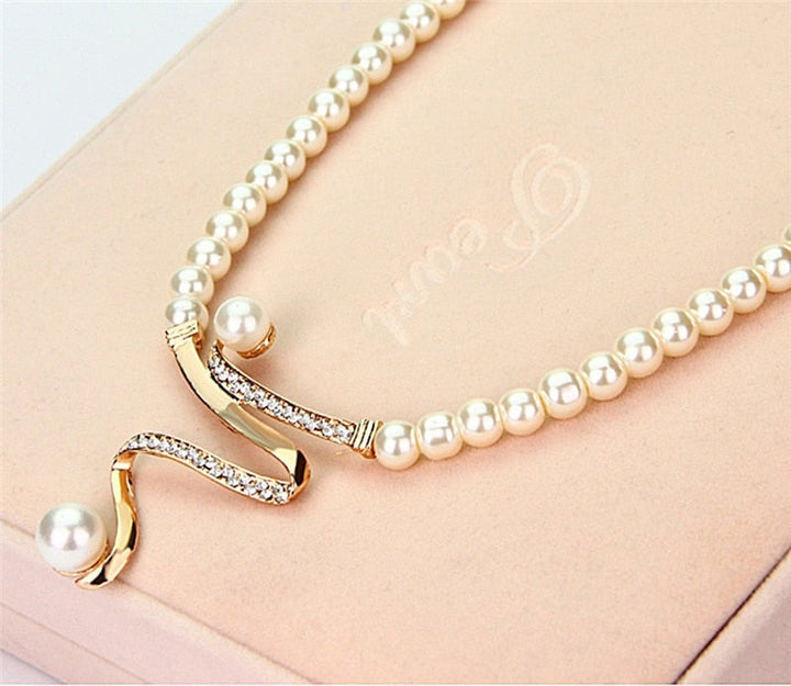 Venus™ | Pearl Necklace and Earrings
