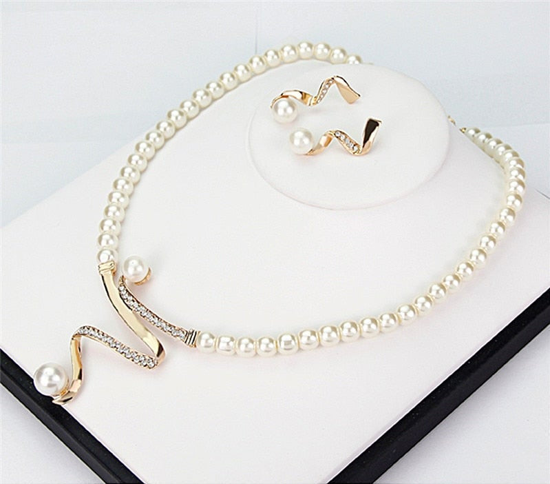 Venus™ | Pearl Necklace and Earrings