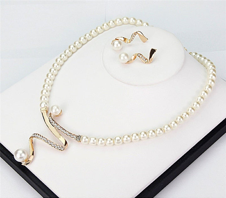 Venus™ | Pearl Necklace and Earrings