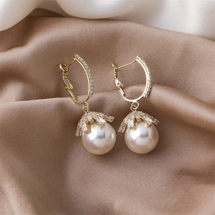 Malia™ | Drop Earrings with Pearl