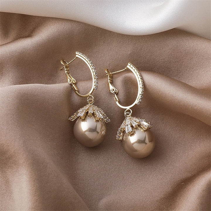 Malia™ | Drop Earrings with Pearl