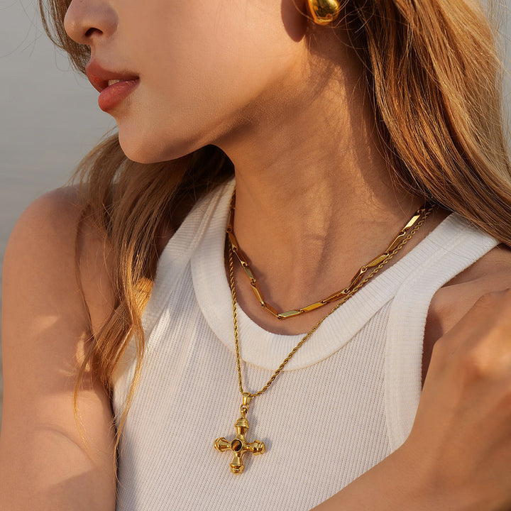 Della™ | Cross Pendant Necklace