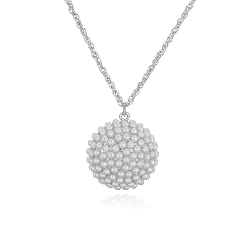 Vormen™ | Classic Pearl Necklaces