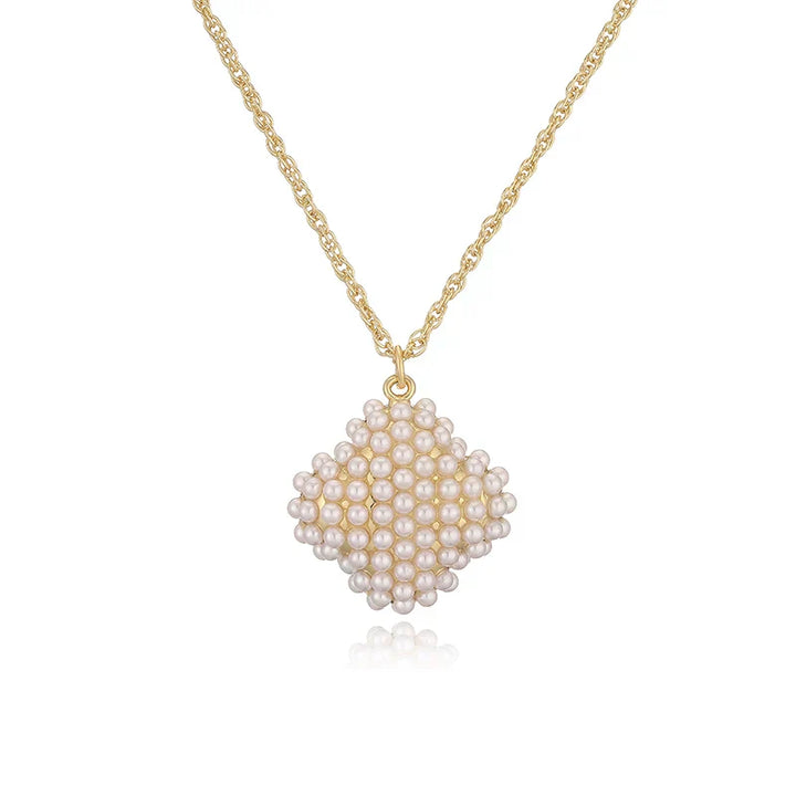 Vormen™ | Classic Pearl Necklaces