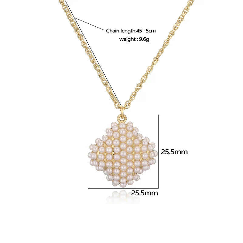Vormen™ | Classic Pearl Necklaces