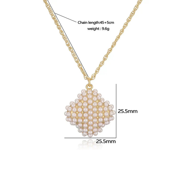 Vormen™ | Classic Pearl Necklaces